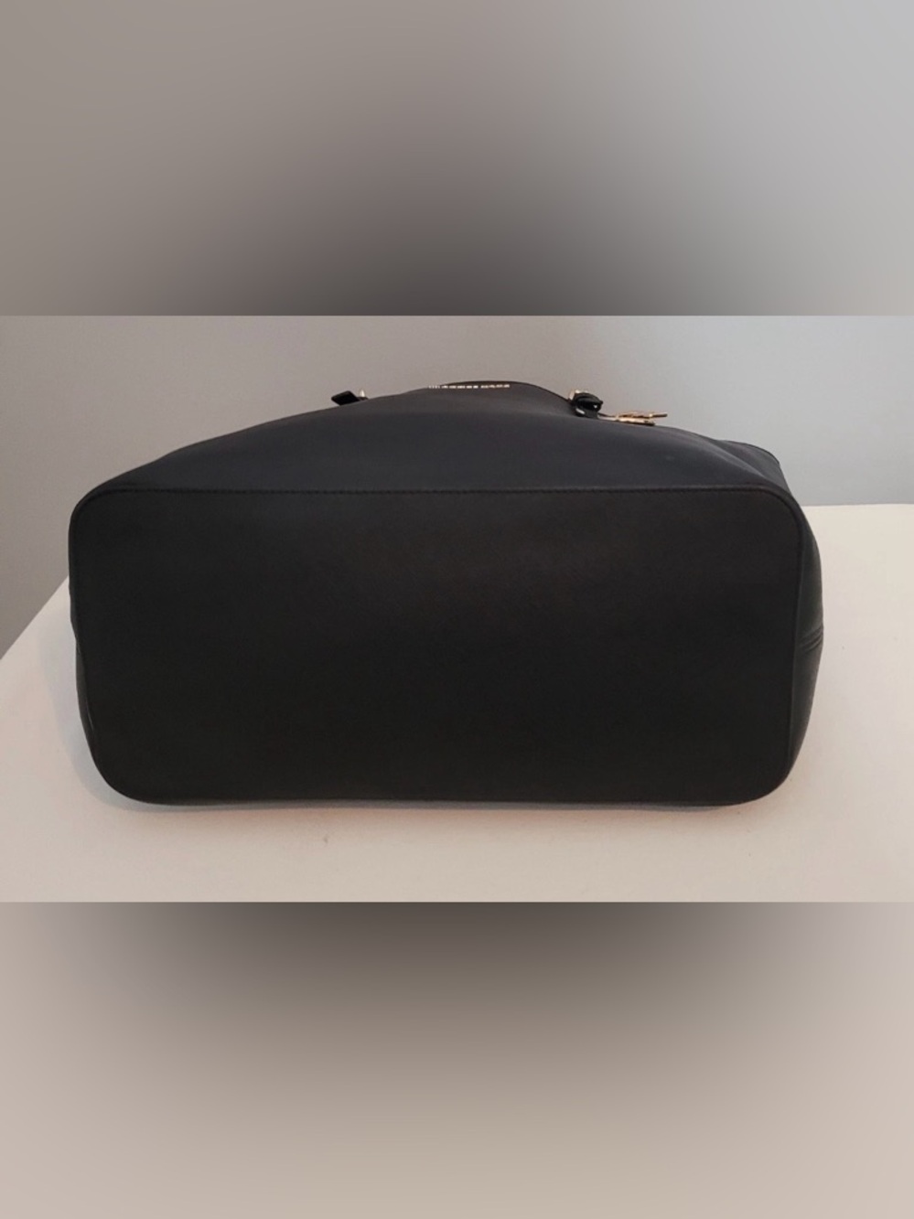 Michael Kors Jet Set Travel Black Saffiano Leather Tote with Gold Accent - Picture 6 of 16